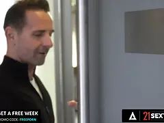 Seggről a szájra, Cumizás, Ondó fröcskölés, Mélytorok, Arcra élvezés, Hd, Durva, Visítozás