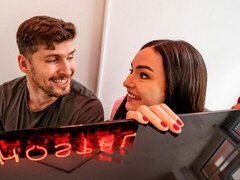 Amatőr, Hálószoba, Cumizás, Gesztenyebarna, Kutya póz, Természetes mellek, Vékony, Begyek