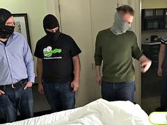 Stor kukk, Kukk suging, Bløtkake, Sperm skott, Ansiktssperm, Hardcore, Orgie