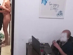 Amatööri, Iso perse, Suihinotto, Pettää, Aisankannattaja, Kotirouva, Äiti jota haluaisin panna, Vaimo