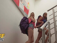 Μελαχροινή, Βυζαρού, Χύσιμο, Σε στάση σκύλου στα τέσσερα, Σκληρό, Pornstars, Πραγματικότητα, Τρίο