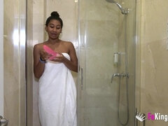 Rjavolaska, Busty, Zunanji izliv, Globoko grlo, Temnopolti, Hardcore, Naravne joške, Najstnice