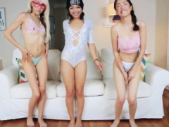 Ξανθιά, Πίπα, Ηδ, Πρώτου προσώπου, Έφηβος, Τρίο