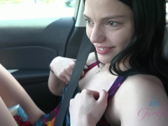 Enthousiasteling, Badpak, Sperma, Flashing, Vriendin, Orgasme, Buiten, Openbaar