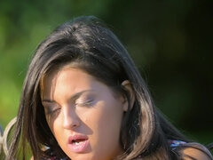 69:an, Rumpa, Brunett, Lesbisk, Slick, Onani, Utomhus, Rysk